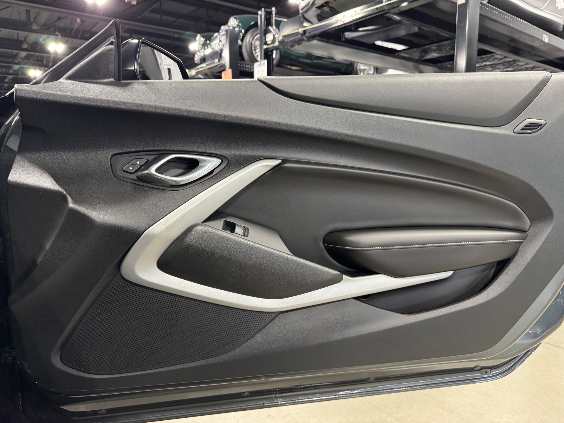 Used 2018 Chevrolet Camaro SS image 79