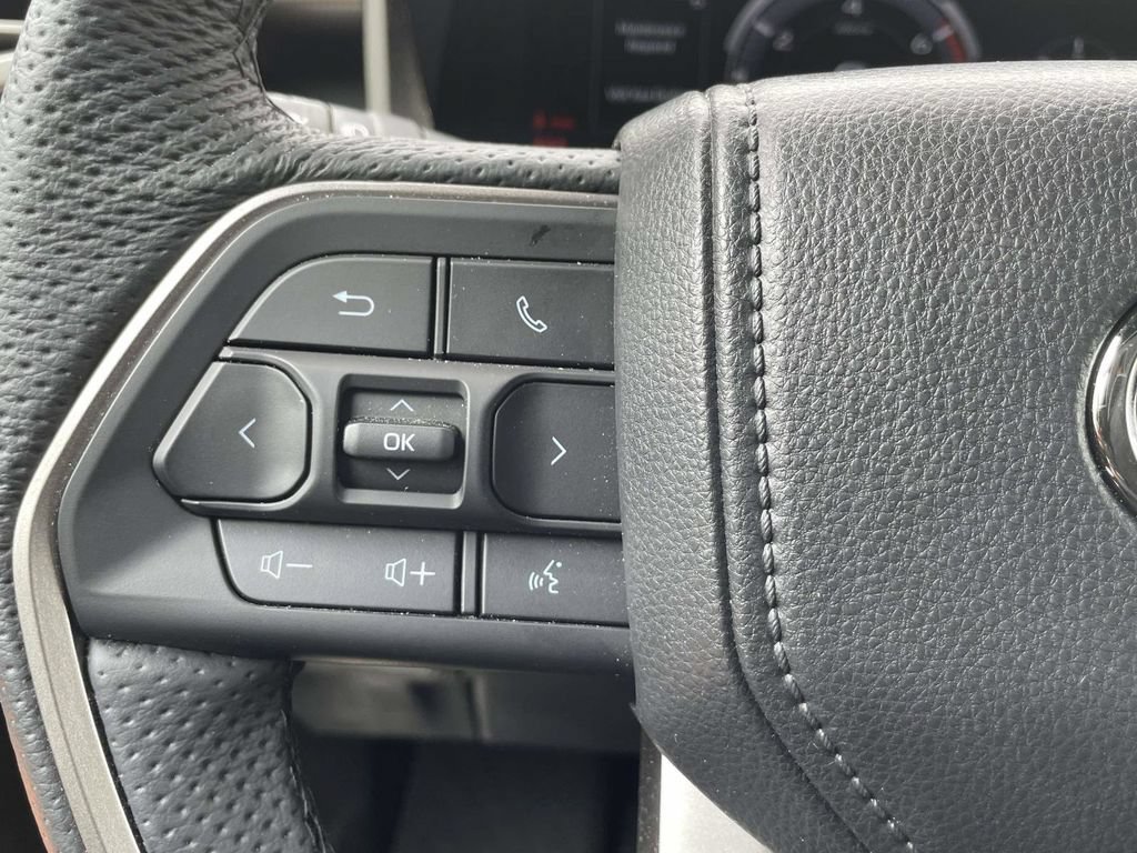 New 2026 Toyota Tundra Limited AWD/4WD image 32