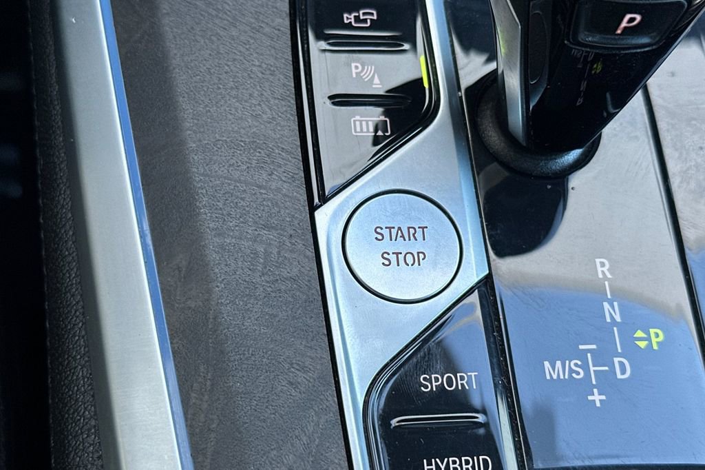 Used 2022 BMW X5 xDrive45e w/ Parking Assistance Package image 25