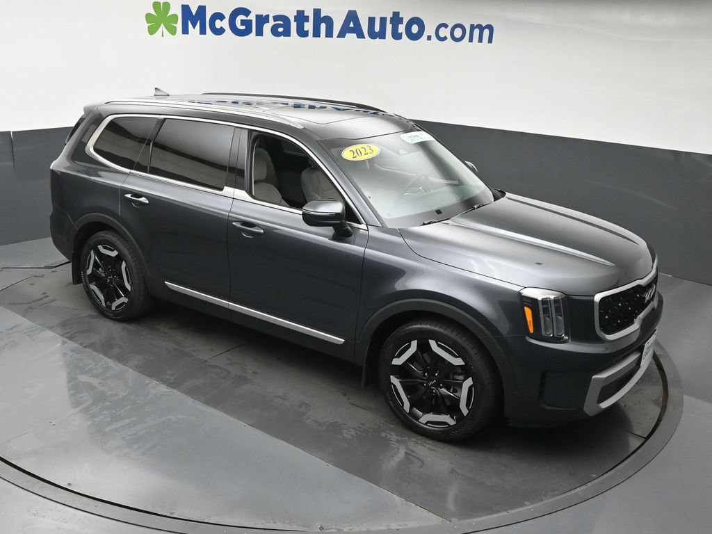 Used 2023 Kia Telluride EX FWD image 3