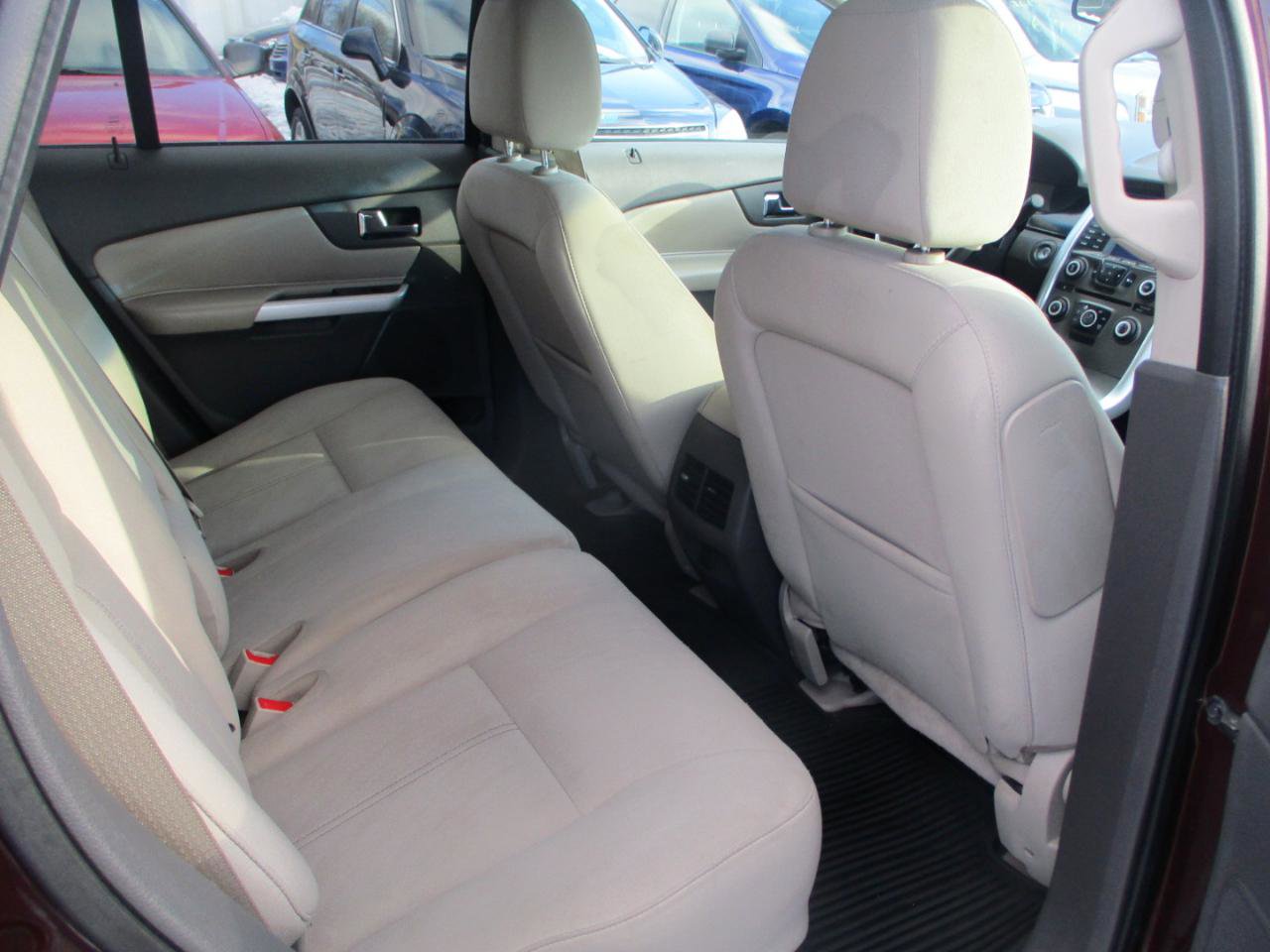 Used 2012 Ford Edge SE image 9