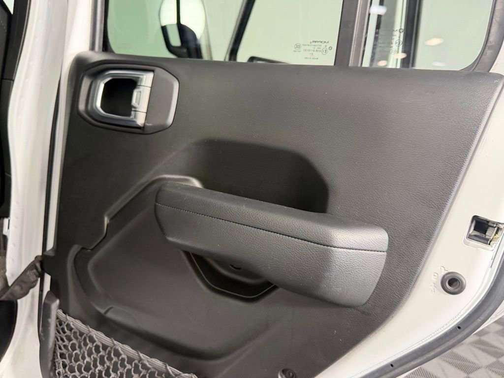 Certified 2022 Jeep Gladiator Willys image 31