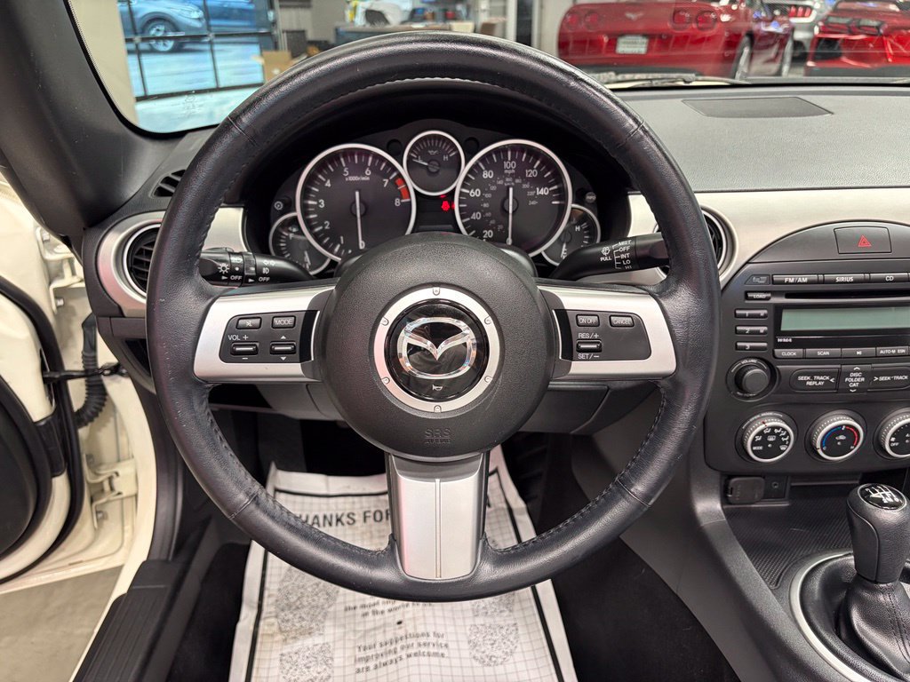 Used 2009 MAZDA MX-5 Miata Touring w/ Suspension Pkg RWD image 10