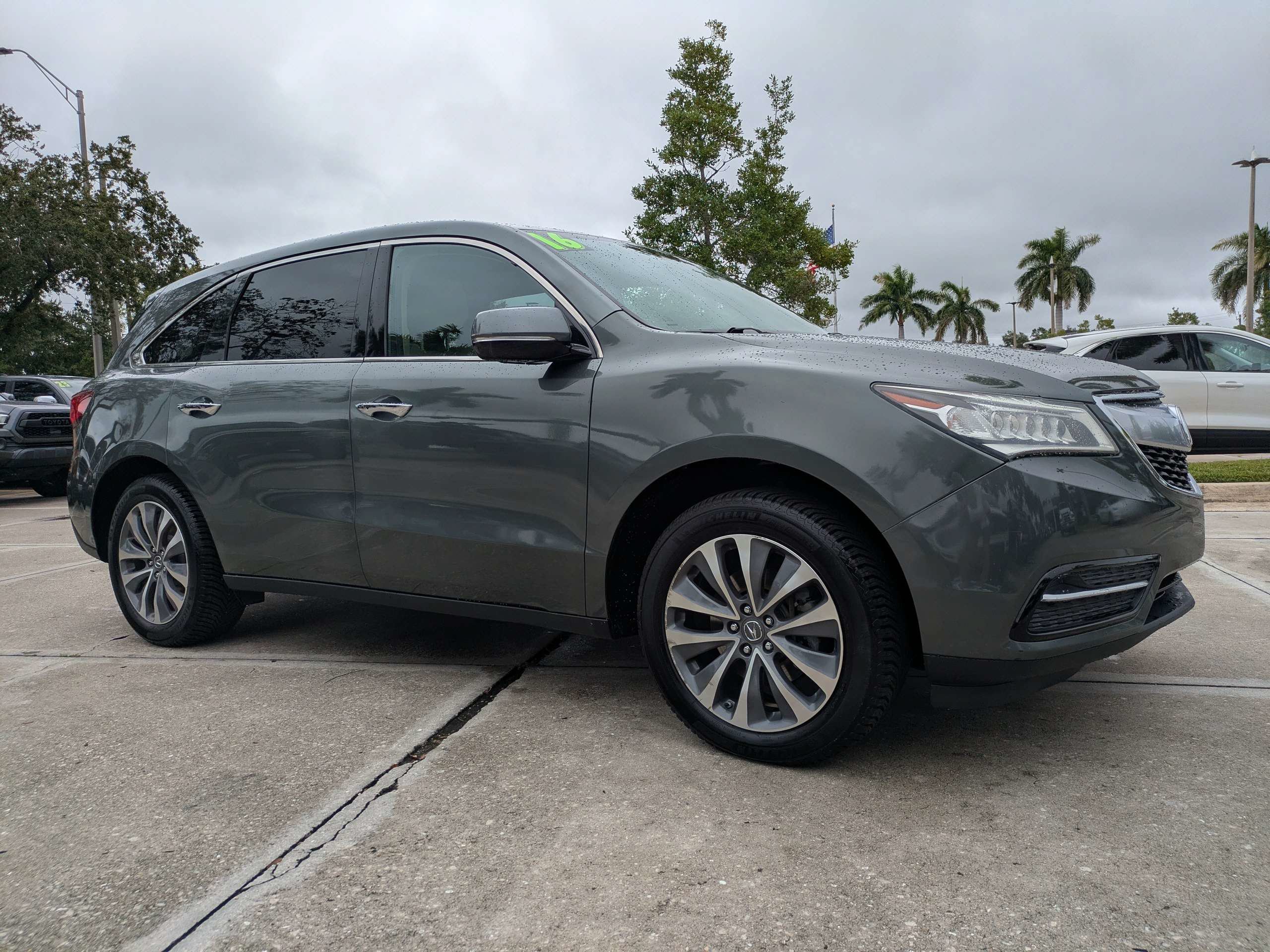 Used 2016 Acura MDX w/ Technology Package FWD image 2