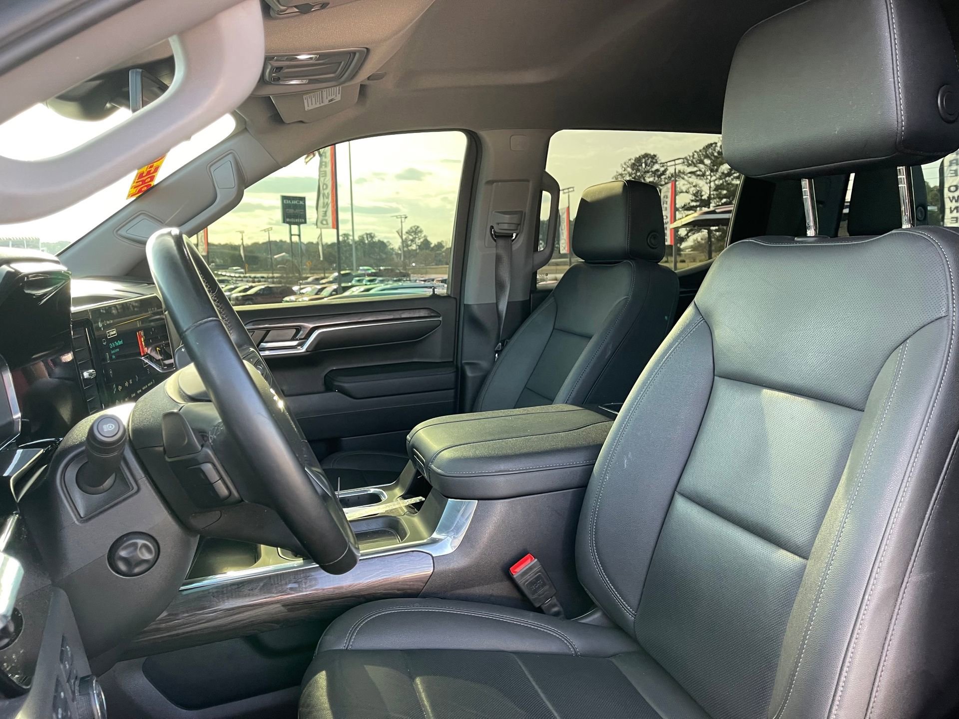 Used 2024 Chevrolet Silverado 1500 LTZ w/ Z71 Off-Road Package image 16