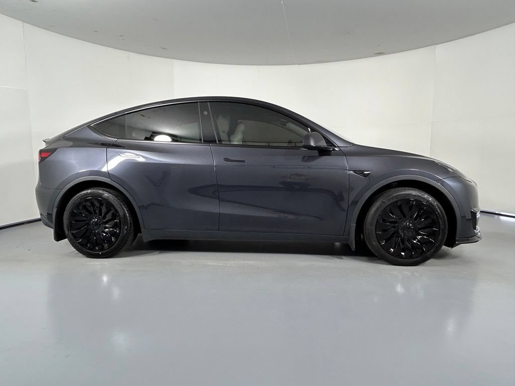 Used 2024 Tesla Model Y 2WD image 6