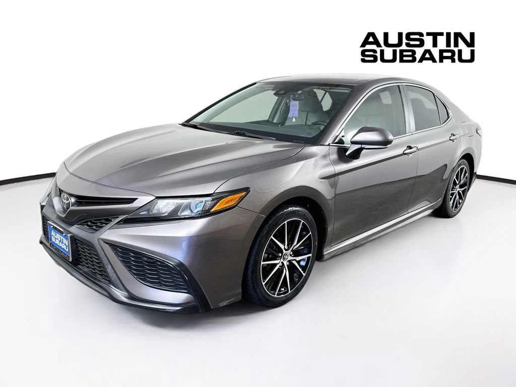 Used 2022 Toyota Camry SE FWD image 3