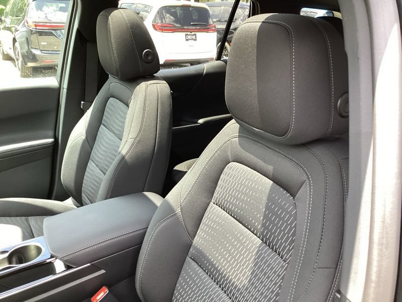 New 2027 Chevrolet Equinox LT w/ Safety and Technology Package AWD/4WD image 23