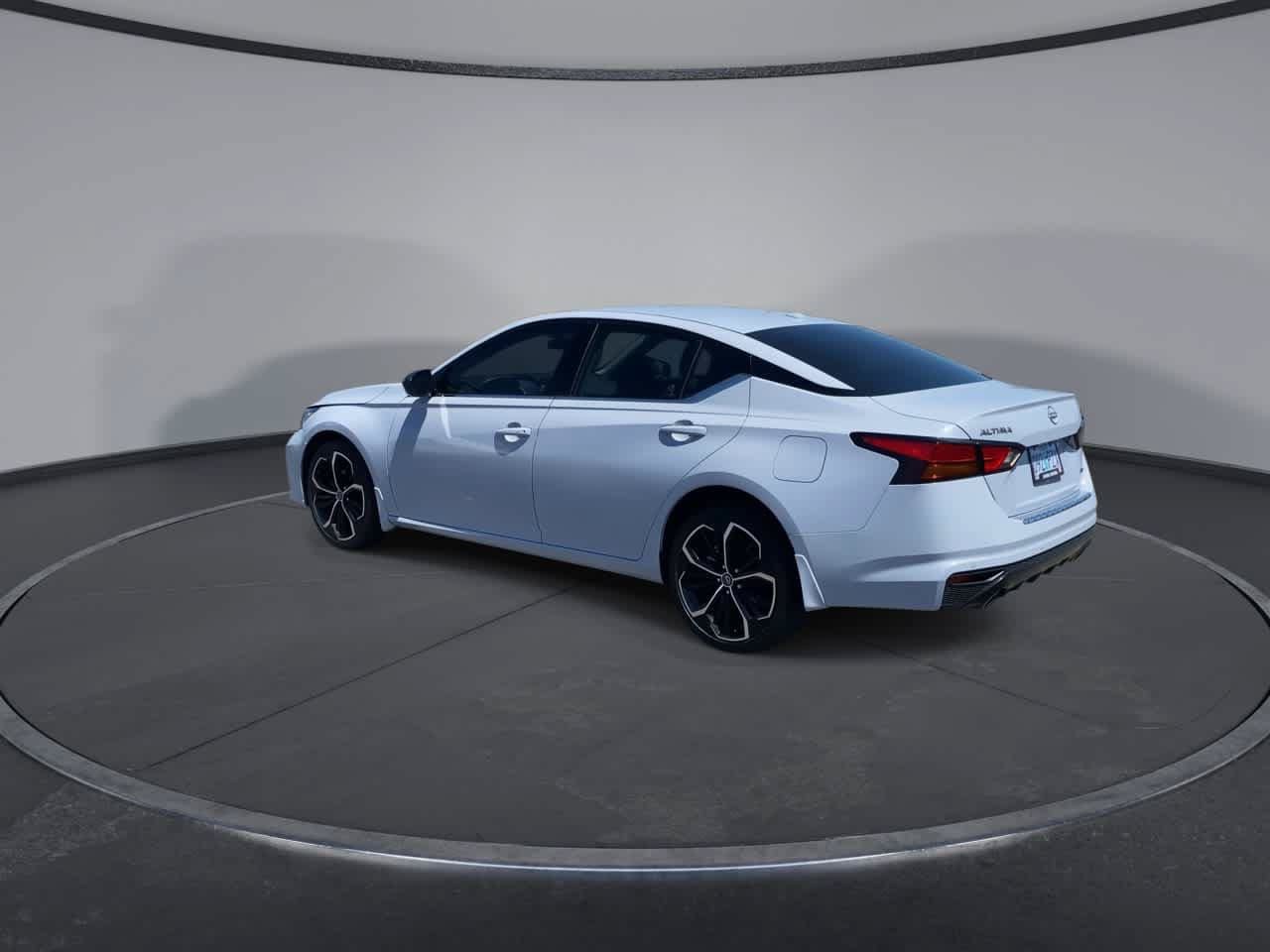 Used 2023 Nissan Altima 2.5 SR AWD/4WD image 7