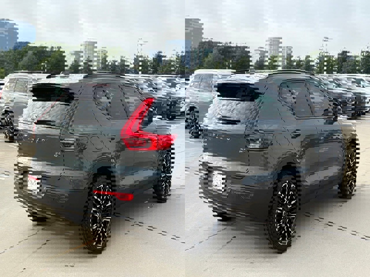 New 2026 Volvo XC40 B5 Ultra w/ Protection Package Premier image 4