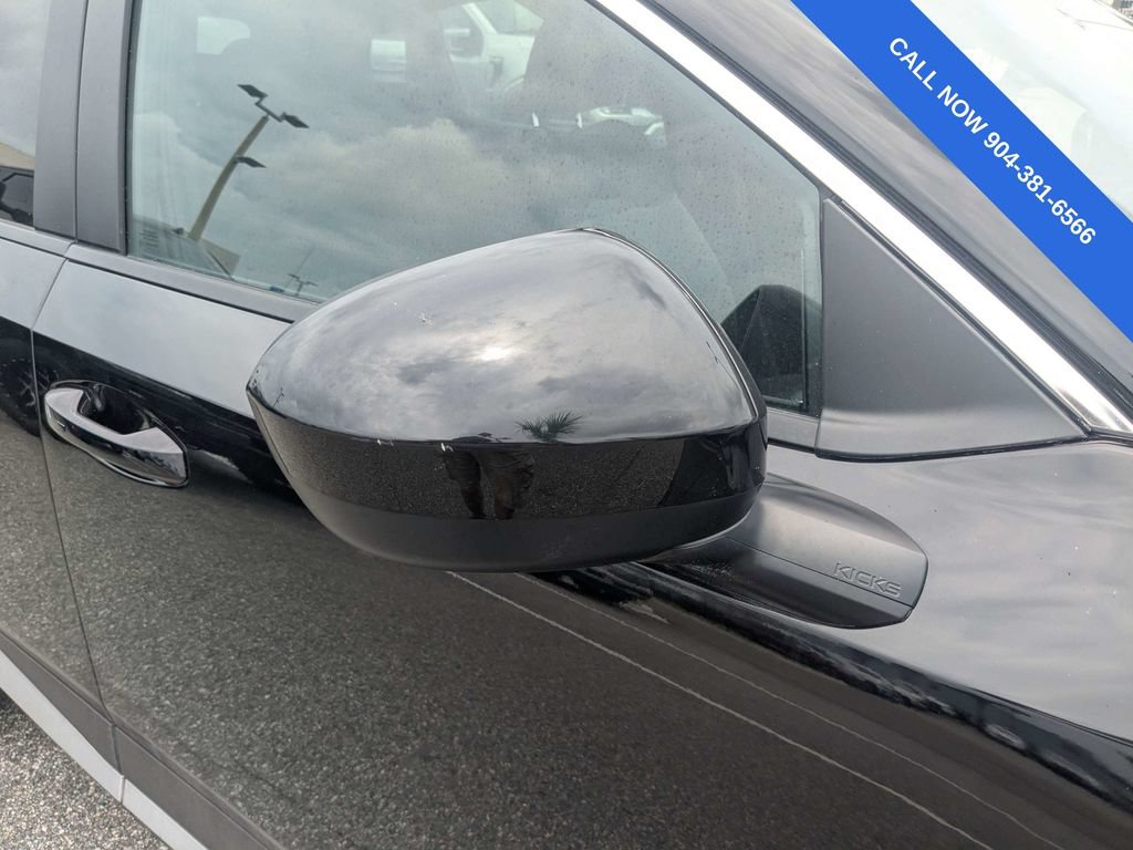 Used 2025 Nissan Kicks SV FWD image 12