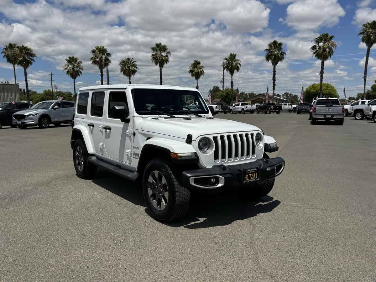 Used 2018 Jeep Wrangler Unlimited Sahara w/ LED Lighting Group AWD/4WD image 3
