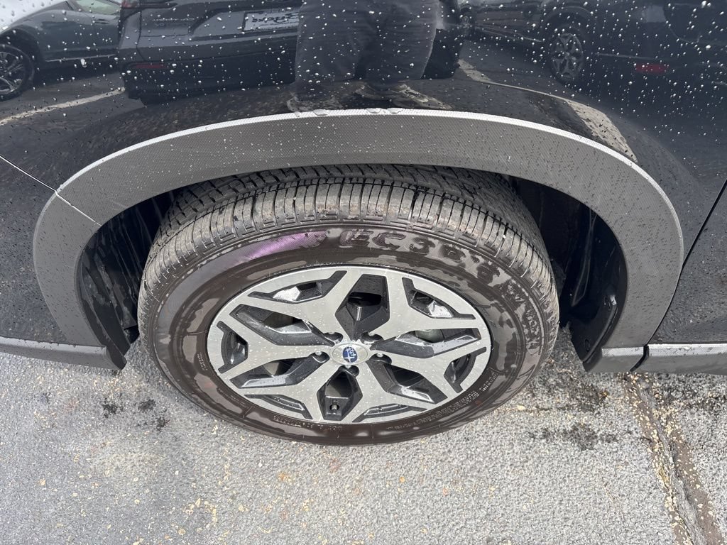 Certified 2023 Subaru Forester Premium AWD/4WD image 7