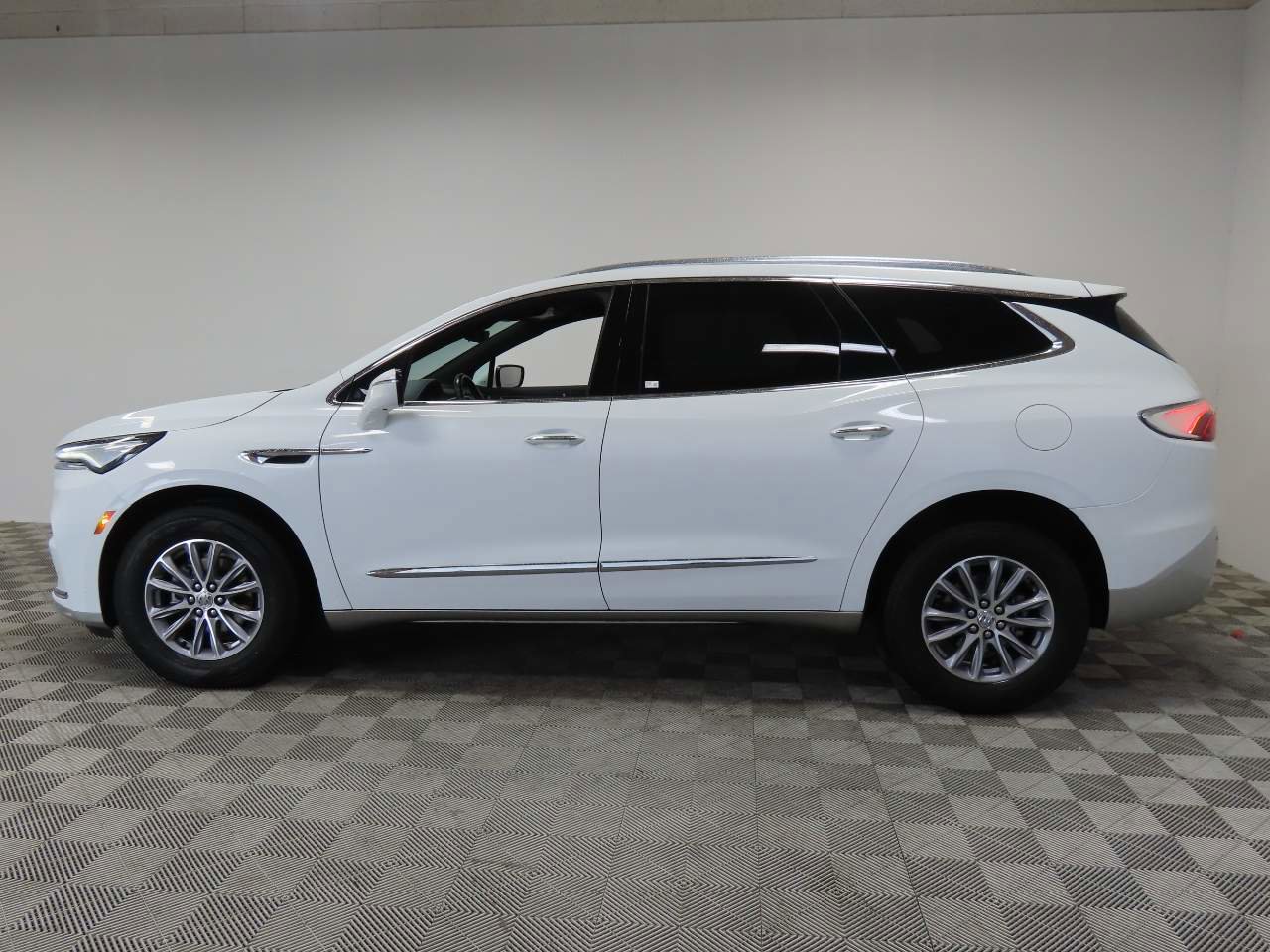 Certified 2024 Buick Enclave Premium image 5