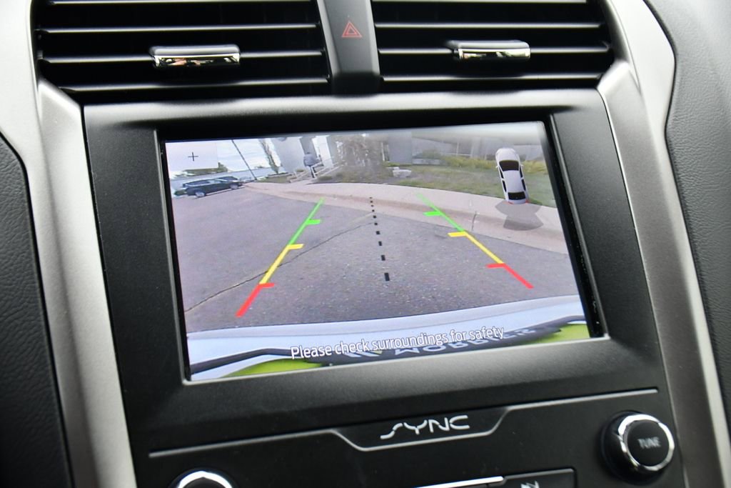 Used 2020 Ford Fusion SE FWD image 34