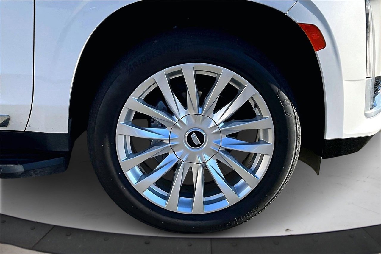 Used 2022 Cadillac Escalade Luxury image 34