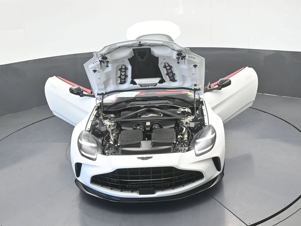 Used 2025 Aston Martin V8 Vantage Coupe image 86