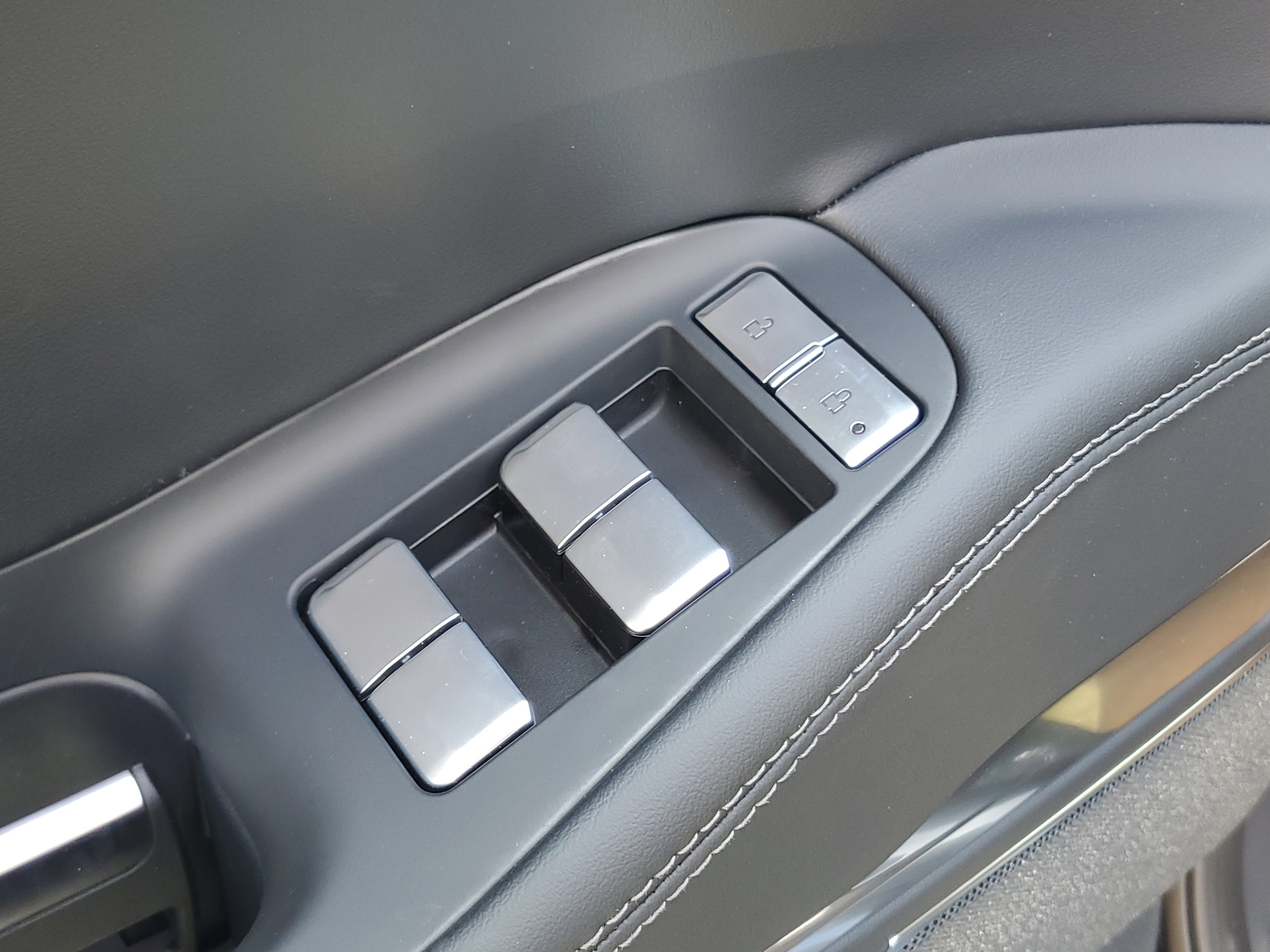New 2026 Lincoln Navigator L Reserve AWD/4WD image 9