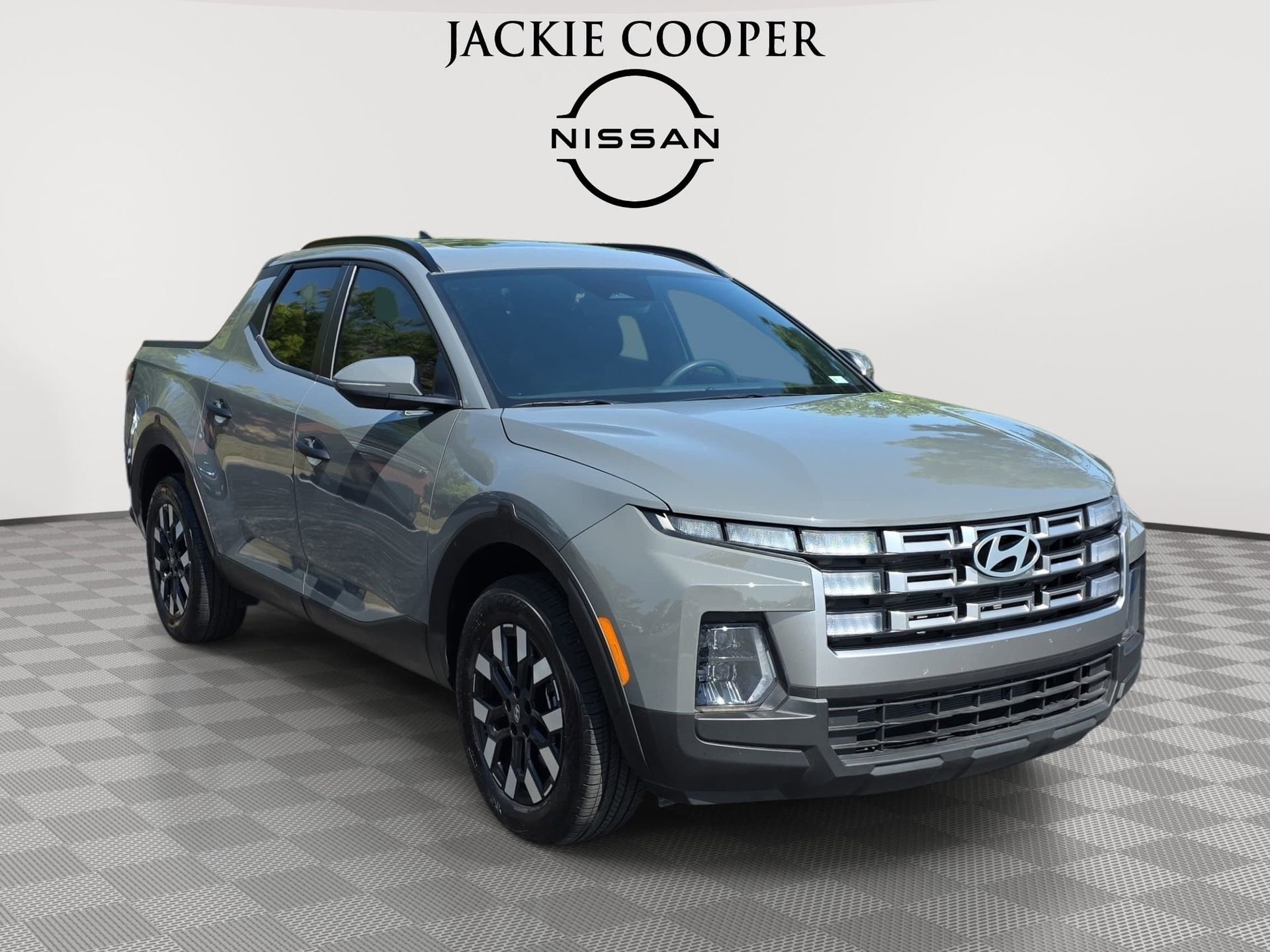 Used 2025 Hyundai Santa Cruz SEL FWD image 3