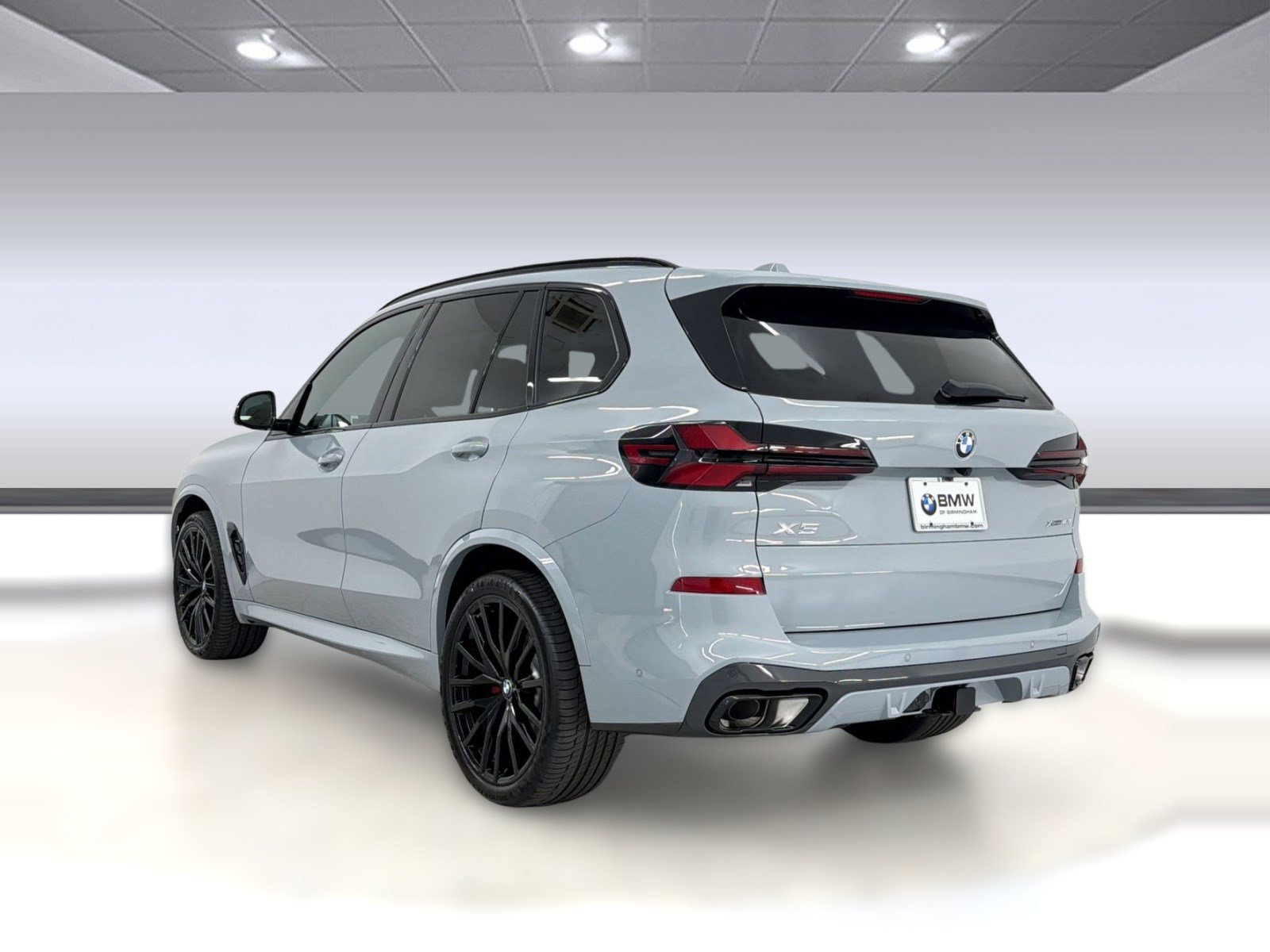 New 2026 BMW X5 xDrive40i w/ Executive Package AWD/4WD image 3