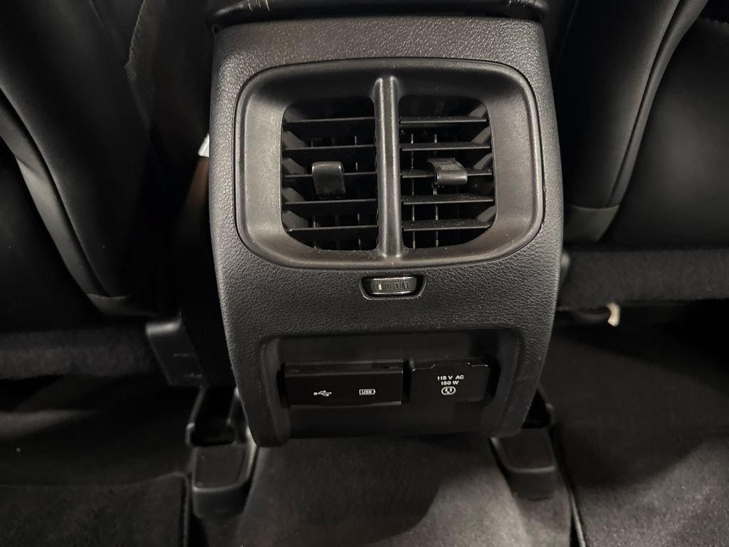 Used 2020 Jeep Cherokee Limited FWD image 39
