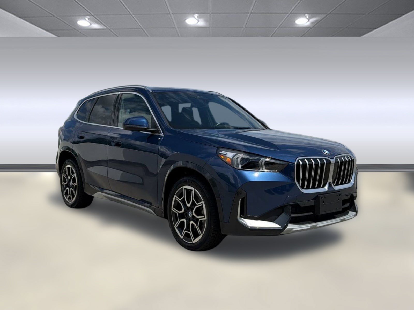 Used 2025 BMW X1 xDrive28i AWD/4WD image 6