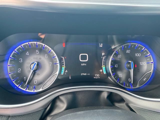 Used 2025 Chrysler Pacifica Limited FWD image 25