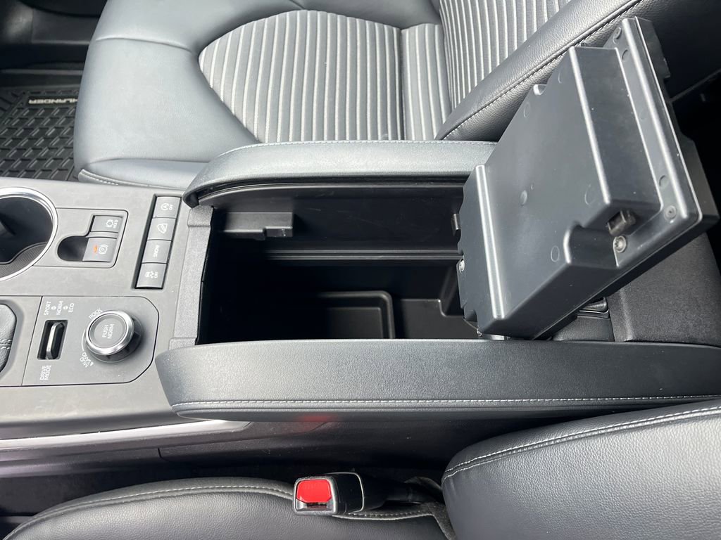 Used 2022 Toyota Highlander XSE image 26