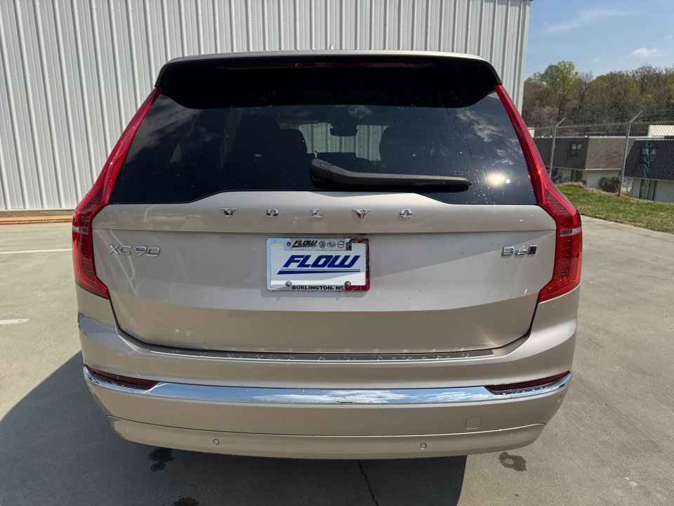 Certified 2024 Volvo XC90 B6 Plus w/ Protection Package image 14