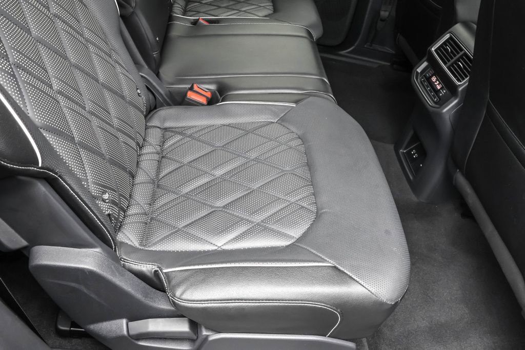 Used 2024 Volkswagen Atlas SEL Premium R-Line image 38