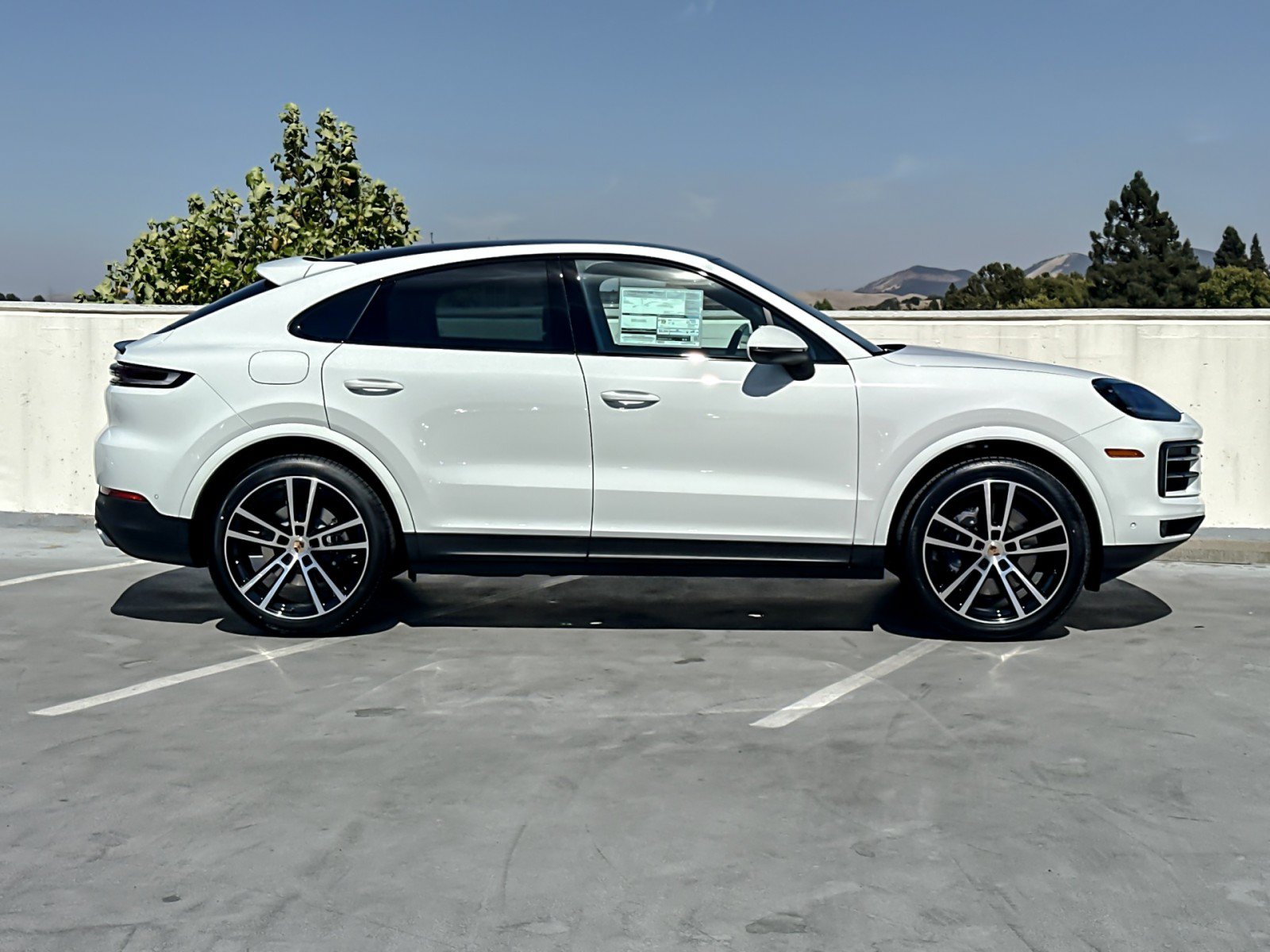 New 2026 Porsche Cayenne Coupe AWD/4WD image 9