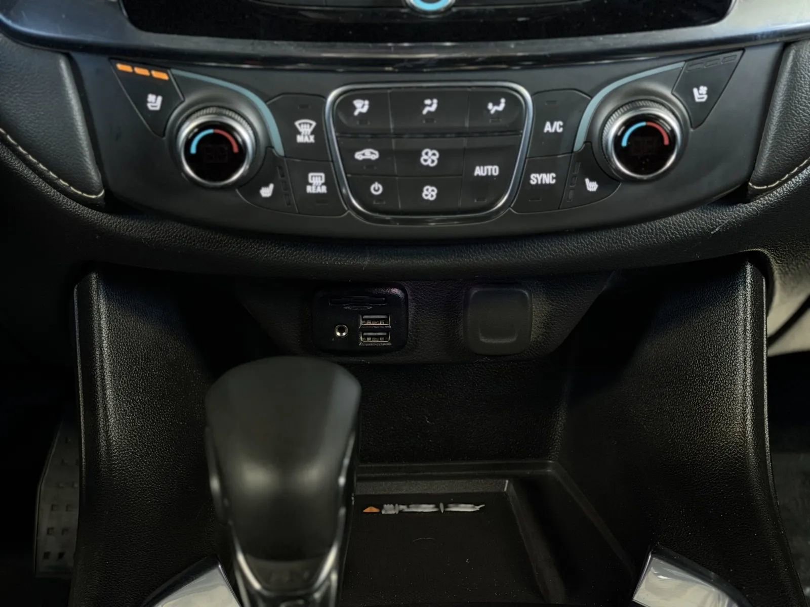 Used 2023 Chevrolet Traverse Premier w/ Redline Edition AWD/4WD image 42