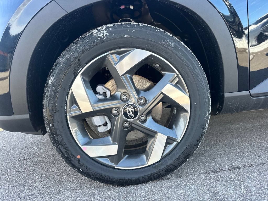 Used 2026 Hyundai Venue SEL FWD image 29
