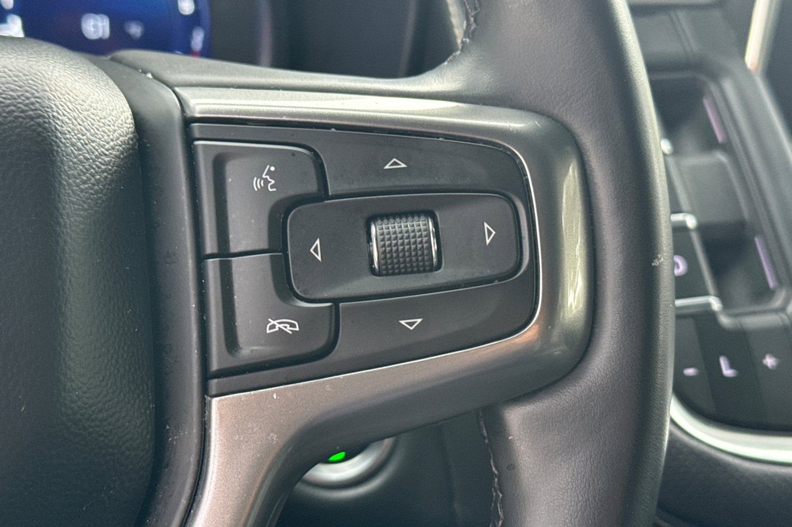 Used 2024 Chevrolet Suburban Premier image 37