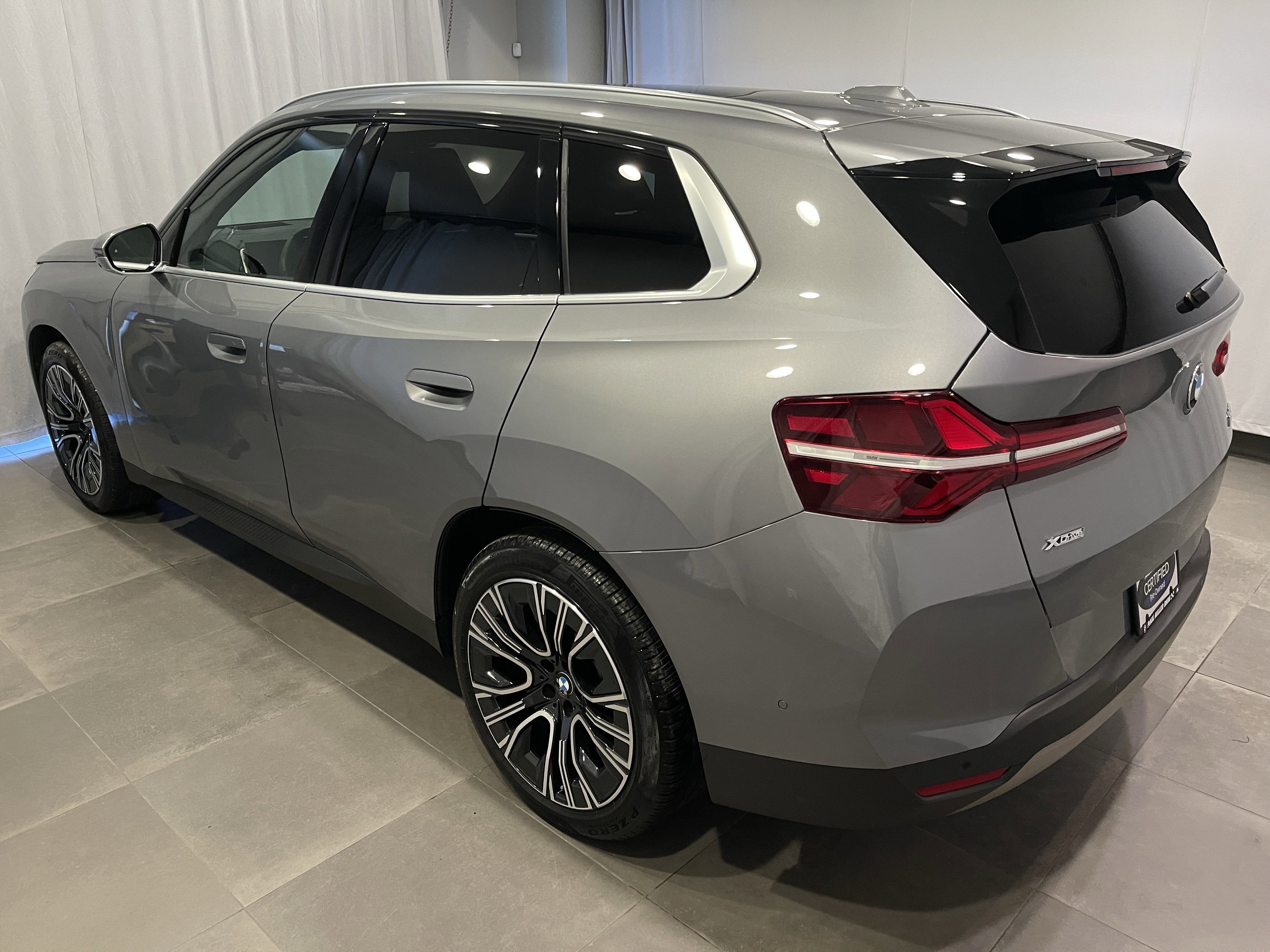 Used 2025 BMW X3 xDrive30i w/ Premium Package AWD/4WD image 4