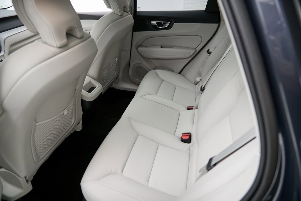 Certified 2025 Volvo XC60 B5 Plus w/ Protection Package Premier image 19