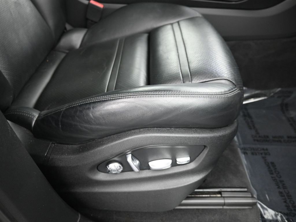 Used 2019 Porsche Cayenne image 32