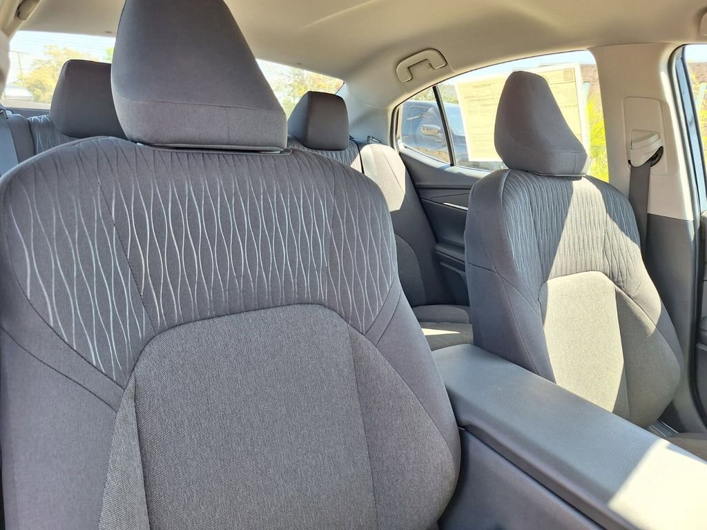 Used 2025 Toyota Camry LE FWD image 27
