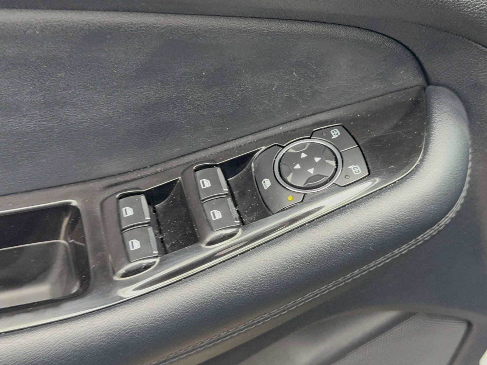 Used 2020 Ford Edge SEL w/ Convenience Package image 17