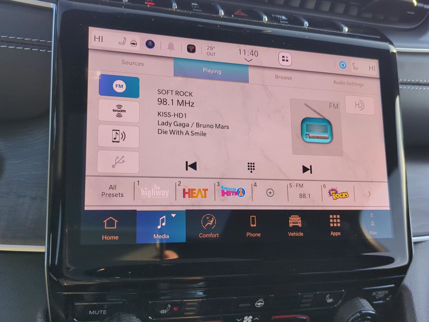 New 2025 Jeep Grand Cherokee Limited image 24