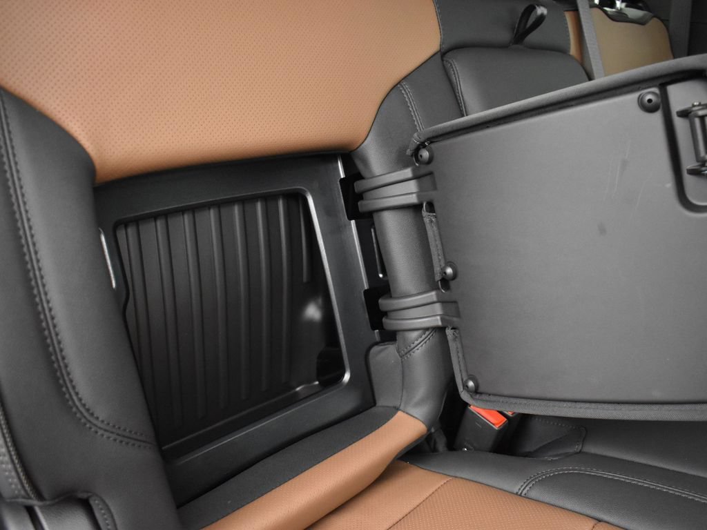 New 2025 Chevrolet Silverado 1500 High Country AWD/4WD image 25