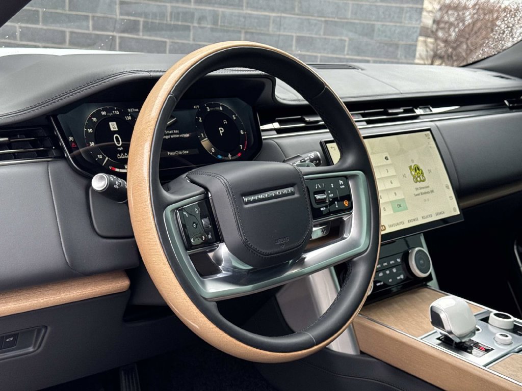 Certified 2023 Land Rover Range Rover SV AWD/4WD image 23