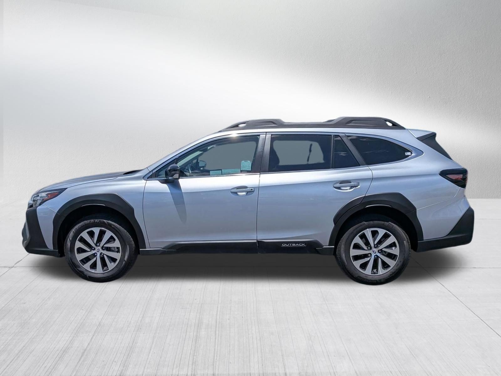 Used 2024 Subaru Outback Premium AWD/4WD image 3