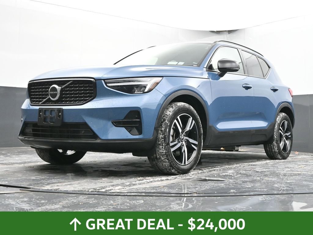 Used 2024 Volvo XC40 B5 Core image 44