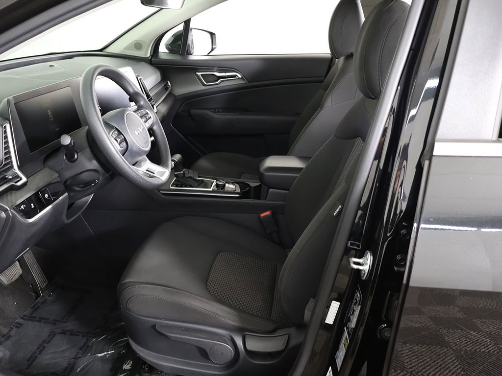 Used 2024 Kia Sportage LX AWD/4WD image 26
