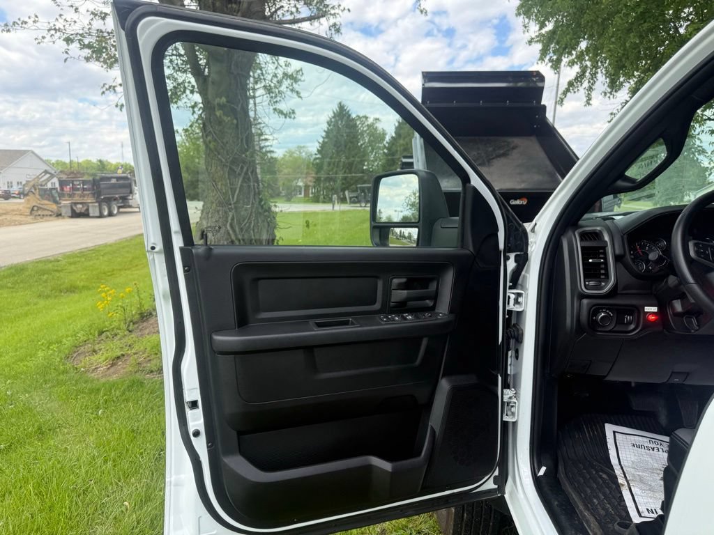 New 2024 RAM 5500 Tradesman AWD/4WD image 13