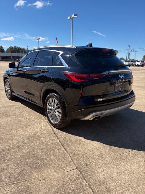 Used 2023 INFINITI QX50 Luxe FWD image 3
