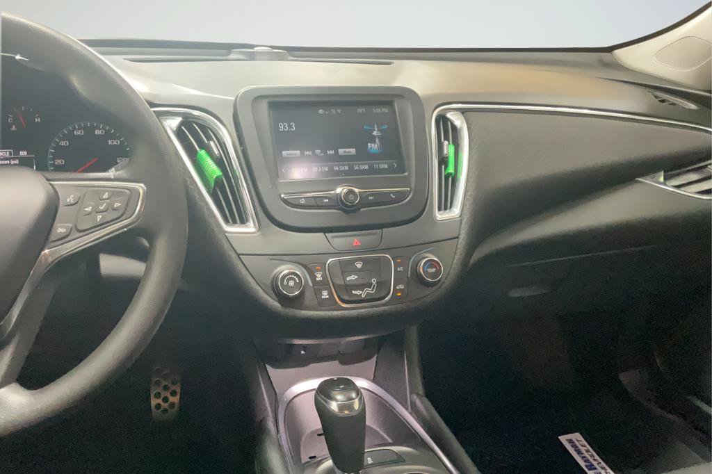 Certified 2017 Chevrolet Malibu LT FWD image 15