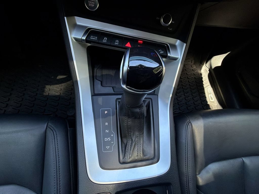 Used 2020 Audi Q3 2.0T Premium Plus AWD/4WD image 25