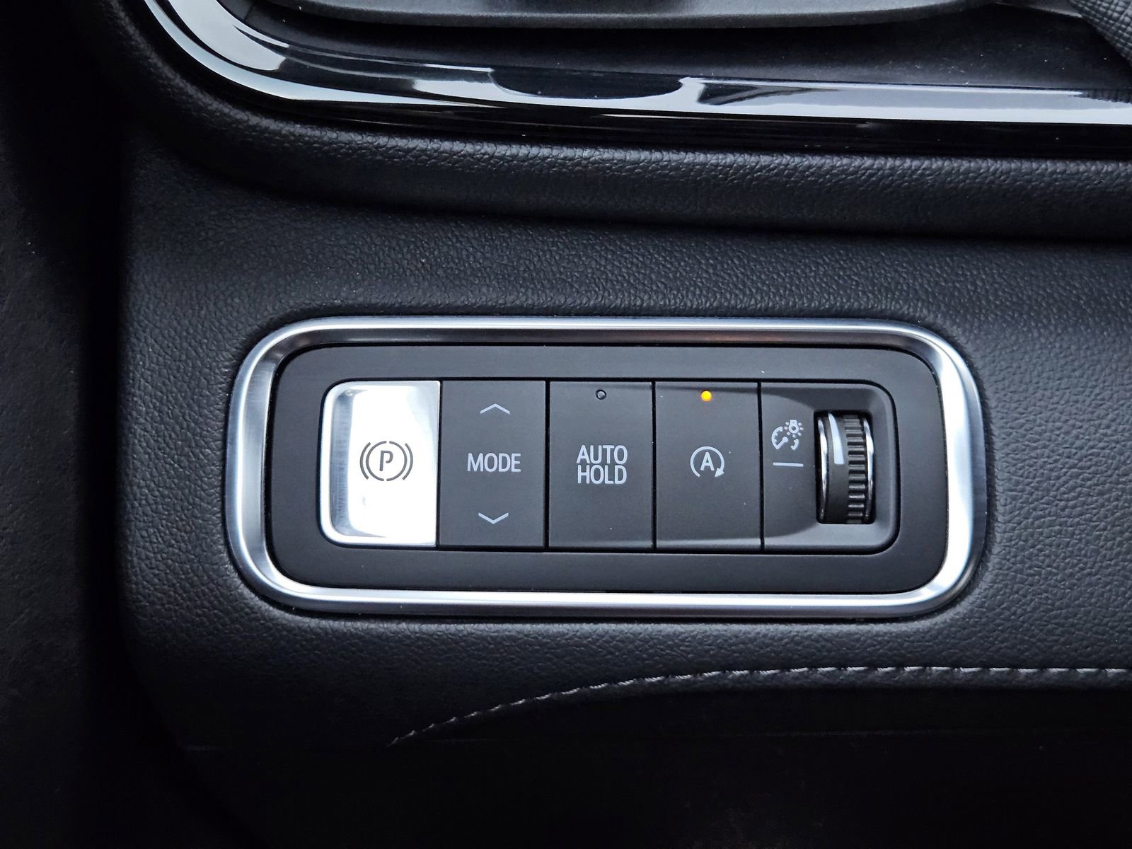 Used 2025 Buick Enclave Sport Touring image 26